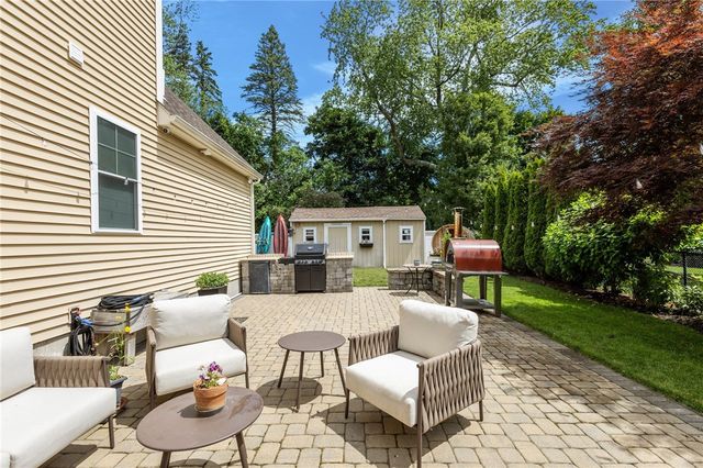 80 Preston Drive, Warwick, RI 02886