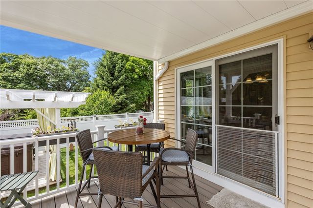 80 Preston Drive, Warwick, RI 02886