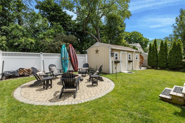 80 Preston Drive, Warwick, RI 02886
