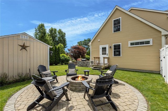 80 Preston Drive, Warwick, RI 02886