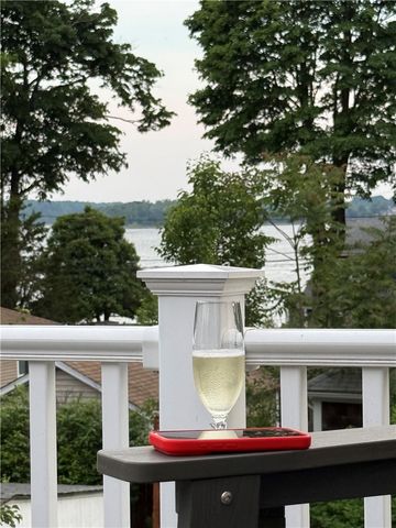 80 Preston Drive, Warwick, RI 02886