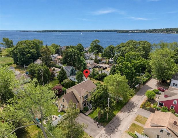 80 Preston Drive, Warwick, RI 02886