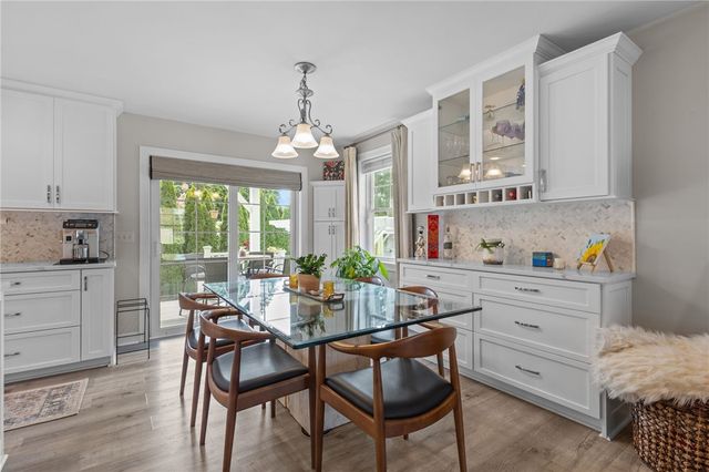 80 Preston Drive, Warwick, RI 02886