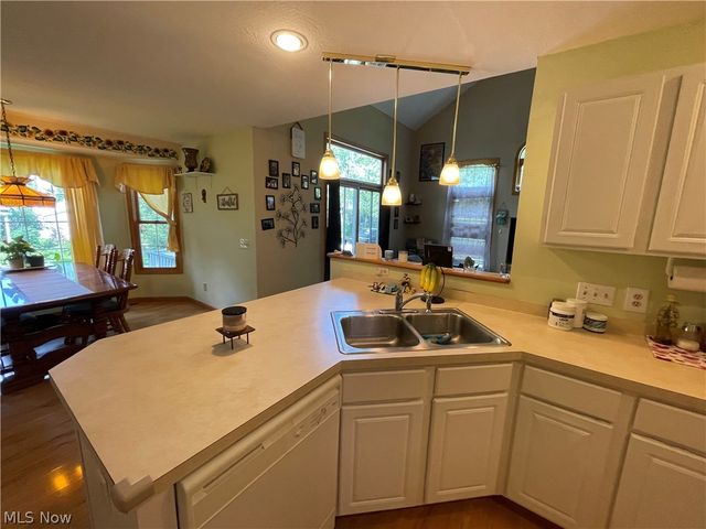 8603 Murray Road, Valley View, OH 44125