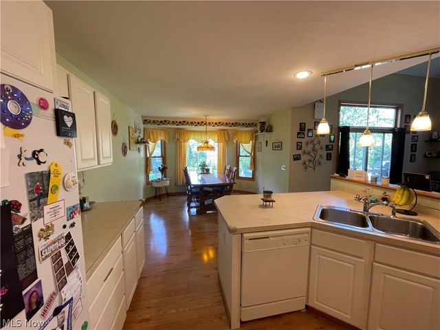 8603 Murray Road, Valley View, OH 44125