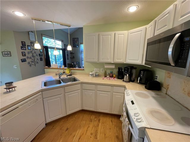 8603 Murray Road, Valley View, OH 44125