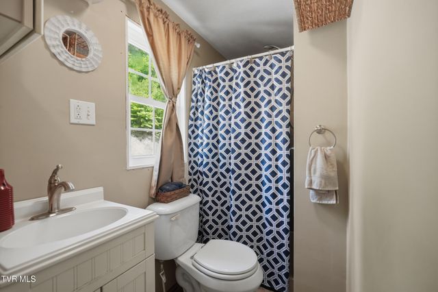 780 Cabin Drive, Blackwater, VA 24221