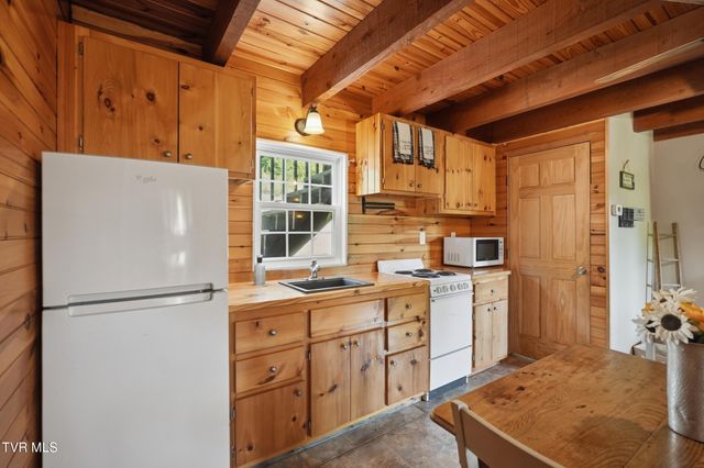 780 Cabin Drive, Blackwater, VA 24221