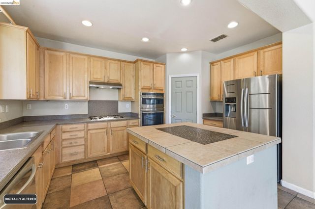 3338 La Cadena Way, Sacramento, CA 95835
