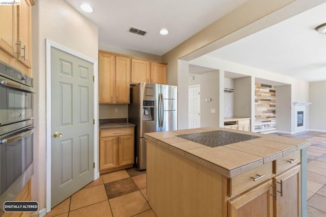 3338 La Cadena Way, Sacramento, CA 95835