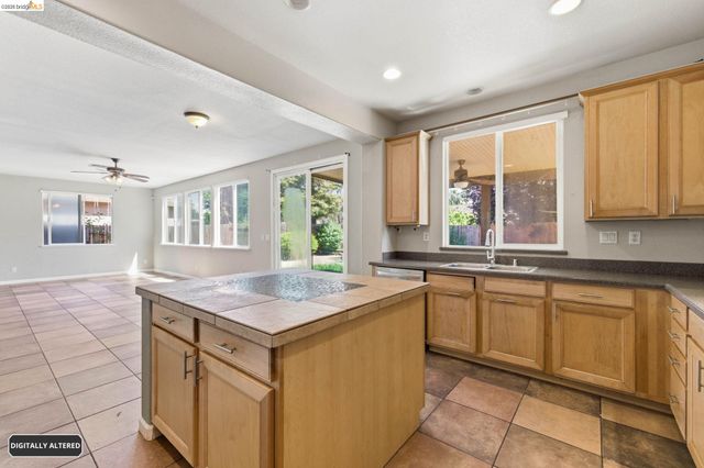 3338 La Cadena Way, Sacramento, CA 95835