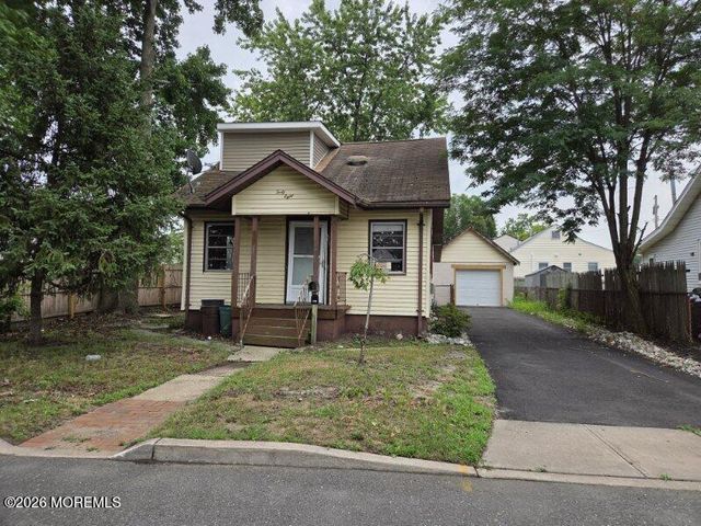 48 Leola Avenue, Keansburg, NJ 07734