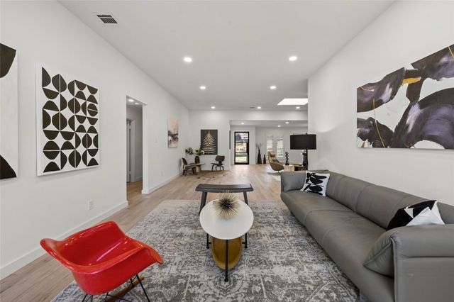 9565 Dartridge Drive, Dallas, TX 75238