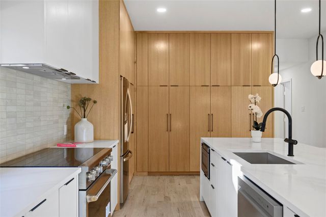 9565 Dartridge Drive, Dallas, TX 75238