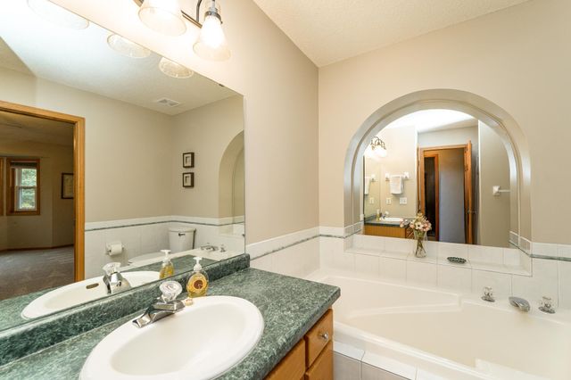 5303 Nicklaus Drive NW, Rochester, MN 55901