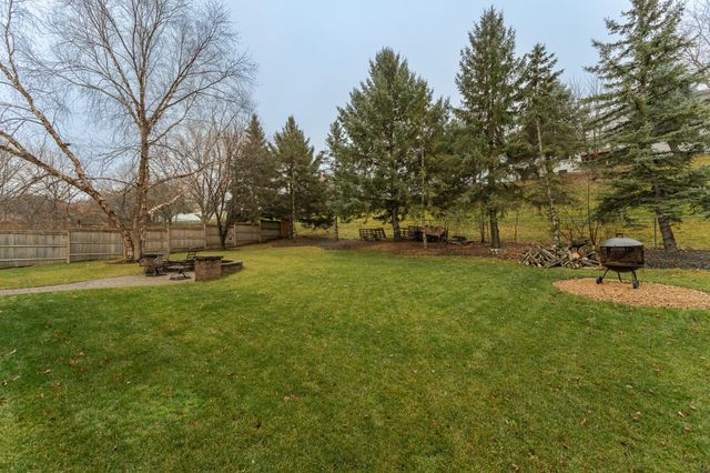 5303 Nicklaus Drive NW, Rochester, MN 55901