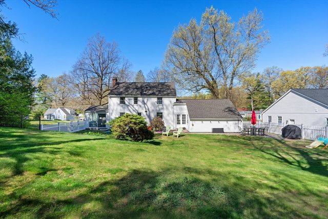 237 Burbank Rd, Longmeadow, MA 01106