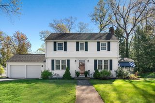 237 Burbank Rd, Longmeadow, MA 01106