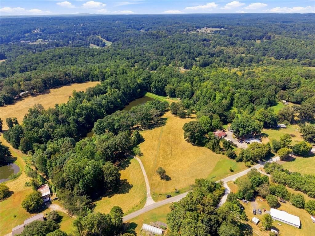 Image 2 of property listing at 568 Franklin Goldmine Road, Cumming, GA 30028