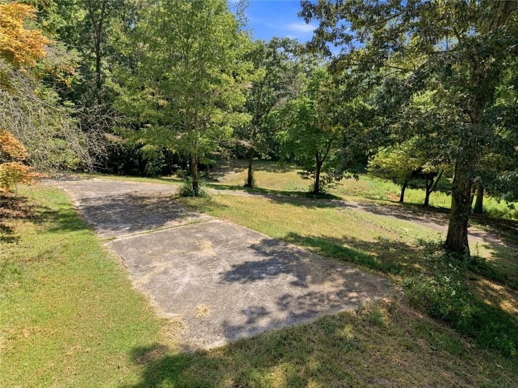 Image 6 of property listing at 568 Franklin Goldmine Road, Cumming, GA 30028