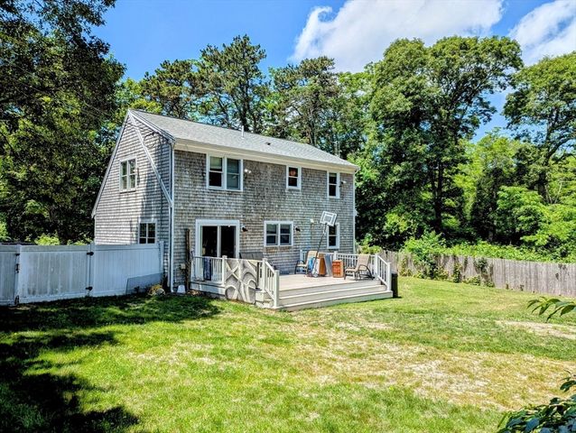 4 Old Colony Way, Yarmouth, MA 02664