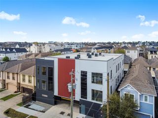 5614 Larkin G, Houston, TX 77007