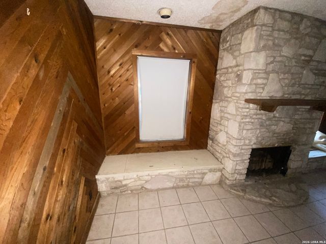 9811 Carolwood Dr, San Antonio, TX 78213