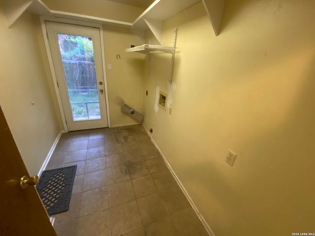 9811 Carolwood Dr, San Antonio, TX 78213