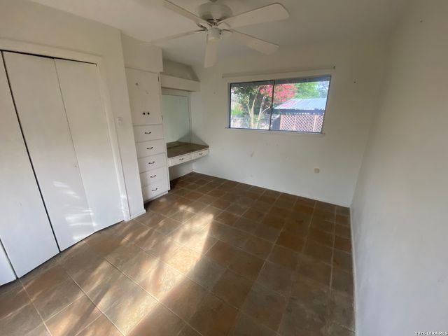 9811 Carolwood Dr, San Antonio, TX 78213