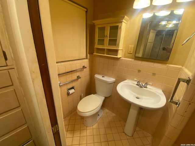 9811 Carolwood Dr, San Antonio, TX 78213