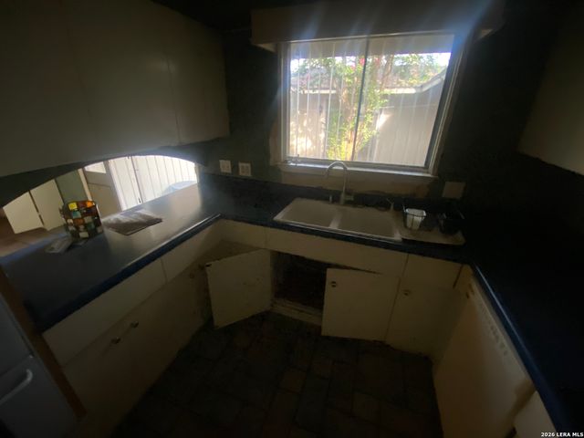 9811 Carolwood Dr, San Antonio, TX 78213