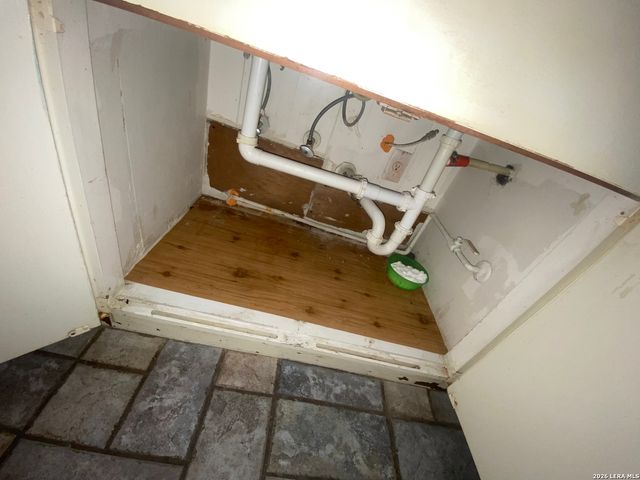 9811 Carolwood Dr, San Antonio, TX 78213