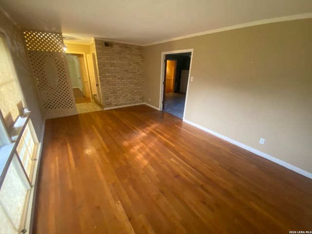 9811 Carolwood Dr, San Antonio, TX 78213