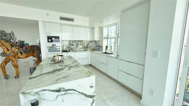 7910 Harbor Island Drive 805, North Bay Village, FL 33141