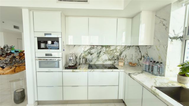 7910 Harbor Island Drive 805, North Bay Village, FL 33141