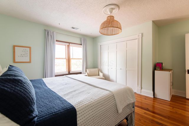 384 E Beck Street, Columbus, OH 43206