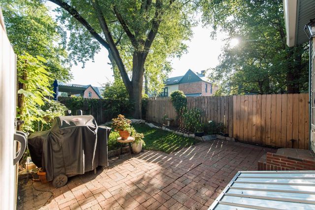 384 E Beck Street, Columbus, OH 43206