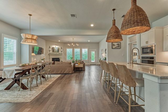 101 Mallard Creek Court, Montgomery, TX 77316