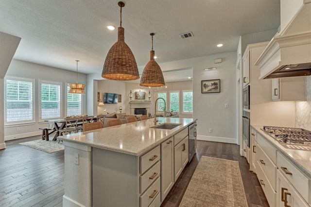 101 Mallard Creek Court, Montgomery, TX 77316