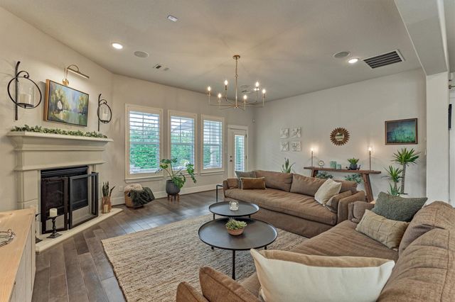 101 Mallard Creek Court, Montgomery, TX 77316