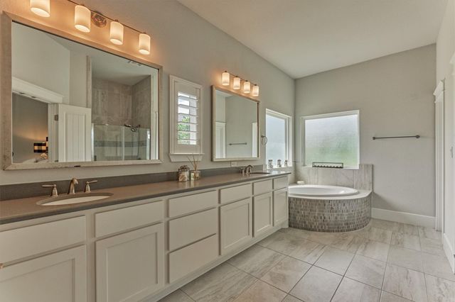 101 Mallard Creek Court, Montgomery, TX 77316