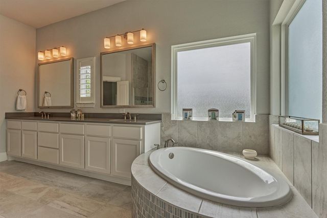 101 Mallard Creek Court, Montgomery, TX 77316