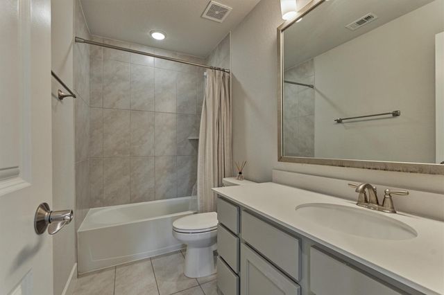 101 Mallard Creek Court, Montgomery, TX 77316