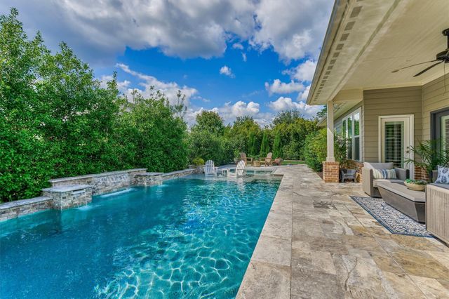 101 Mallard Creek Court, Montgomery, TX 77316
