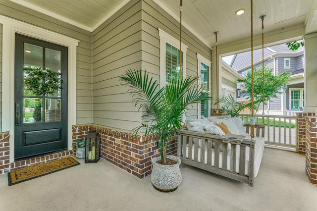 101 Mallard Creek Court, Montgomery, TX 77316