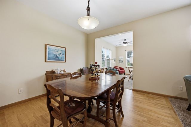 607 Stone Hedge Dr NW, Cedar Rapids, IA 52405