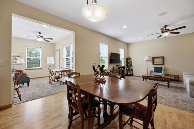 607 Stone Hedge Dr NW, Cedar Rapids, IA 52405