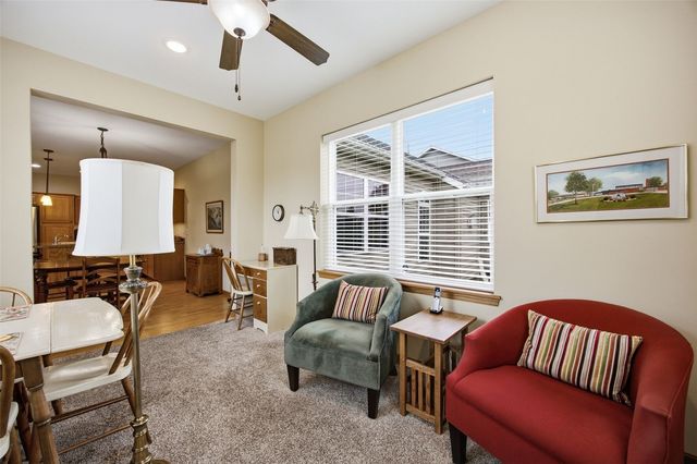 607 Stone Hedge Dr NW, Cedar Rapids, IA 52405