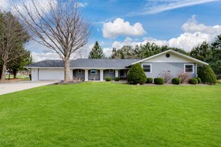 8989 Tamarac Way, Bloomington, IL 61705