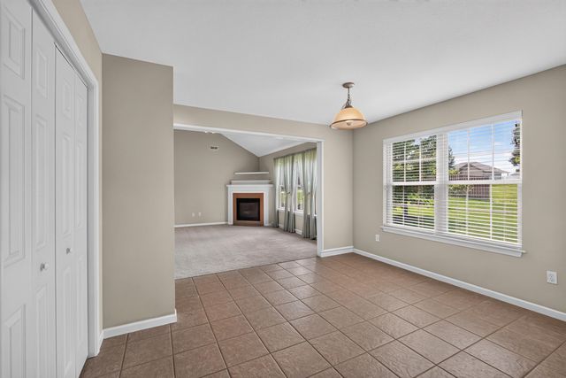 3901 JUNGLE TREE DR, Columbia, MO 65202